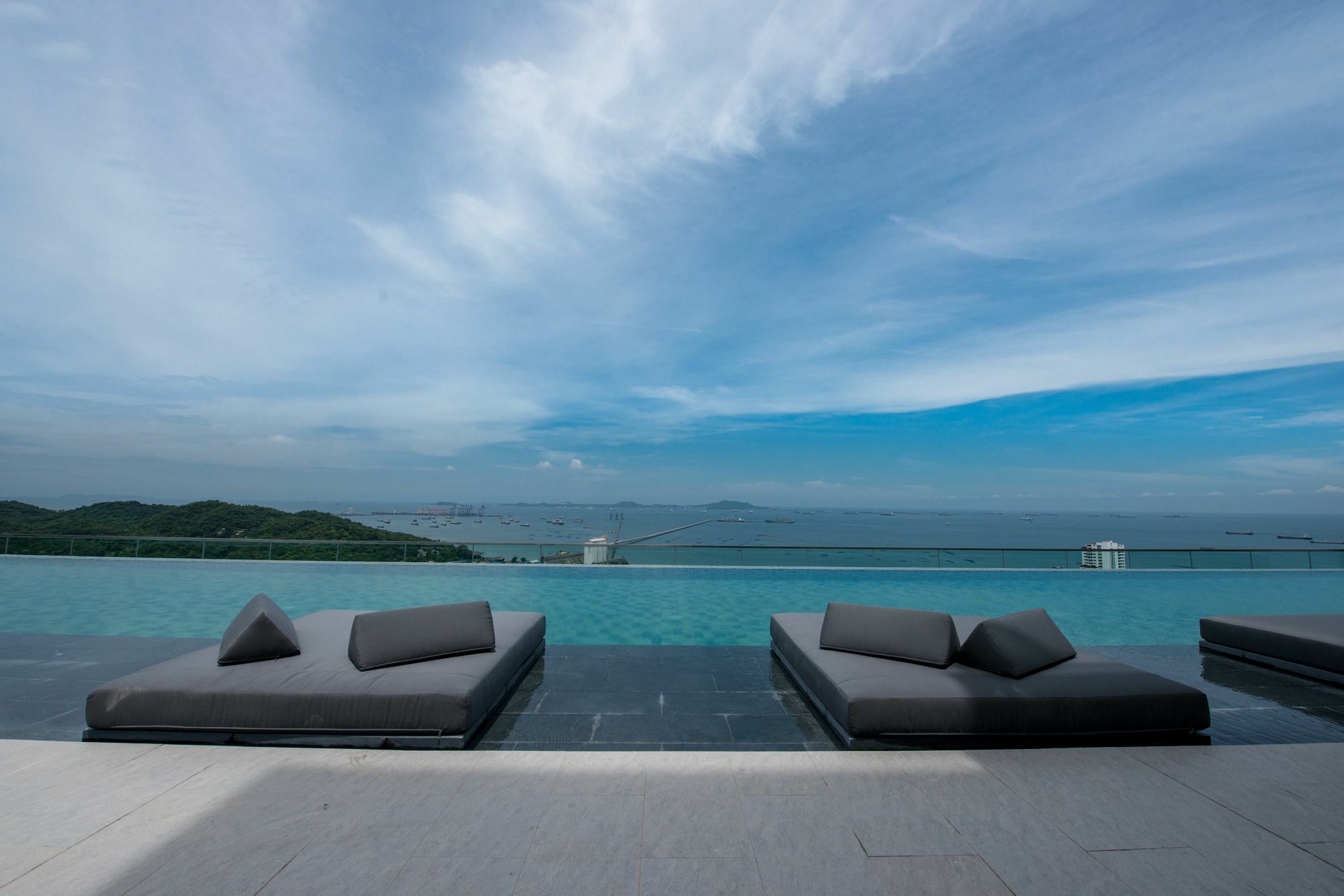 Knightsbridge The Ocean Sriracha By Crown Residence Si Racha Exterior photo