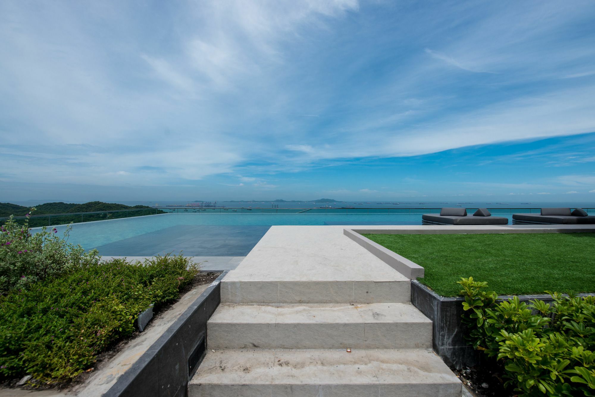 Knightsbridge The Ocean Sriracha By Crown Residence Si Racha Exterior photo