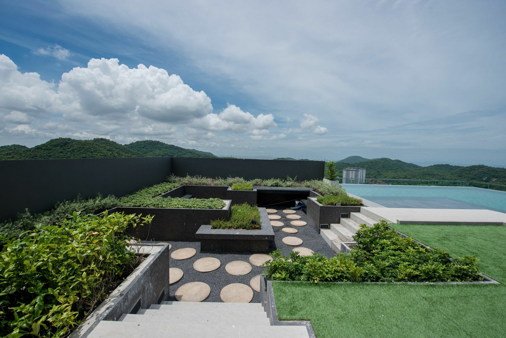 Knightsbridge The Ocean Sriracha By Crown Residence Si Racha Exterior photo
